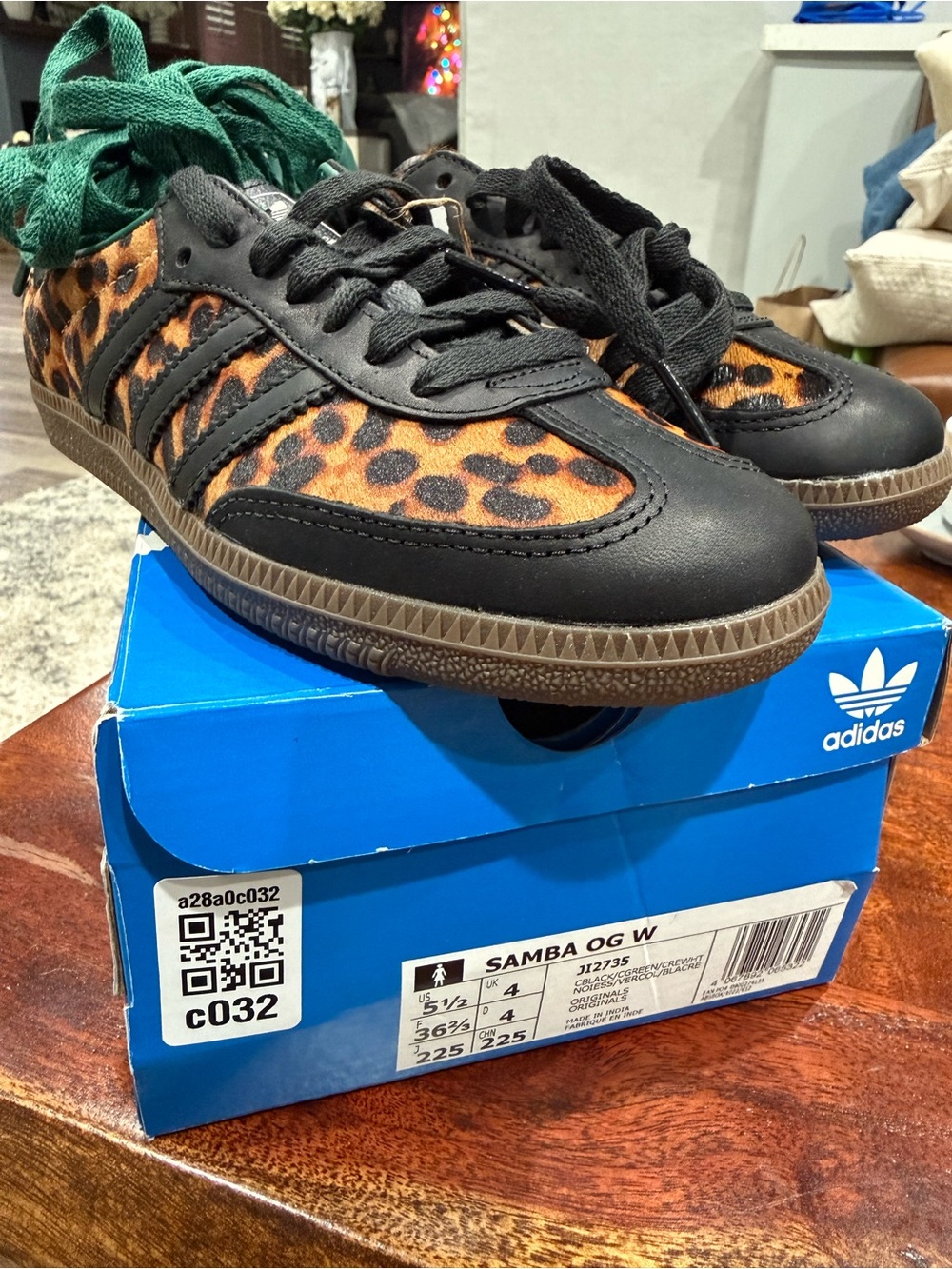 adidas Samba OG
Black Green Leopard (Women's) - Picture 3 of 7